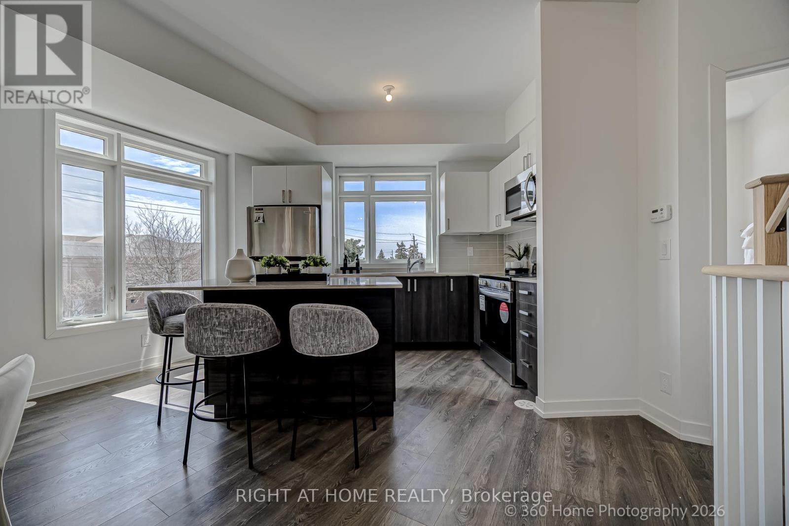 1 Case Ootes Drive, Toronto, Ontario  M4A 0A9 - Photo 12 - C12925306