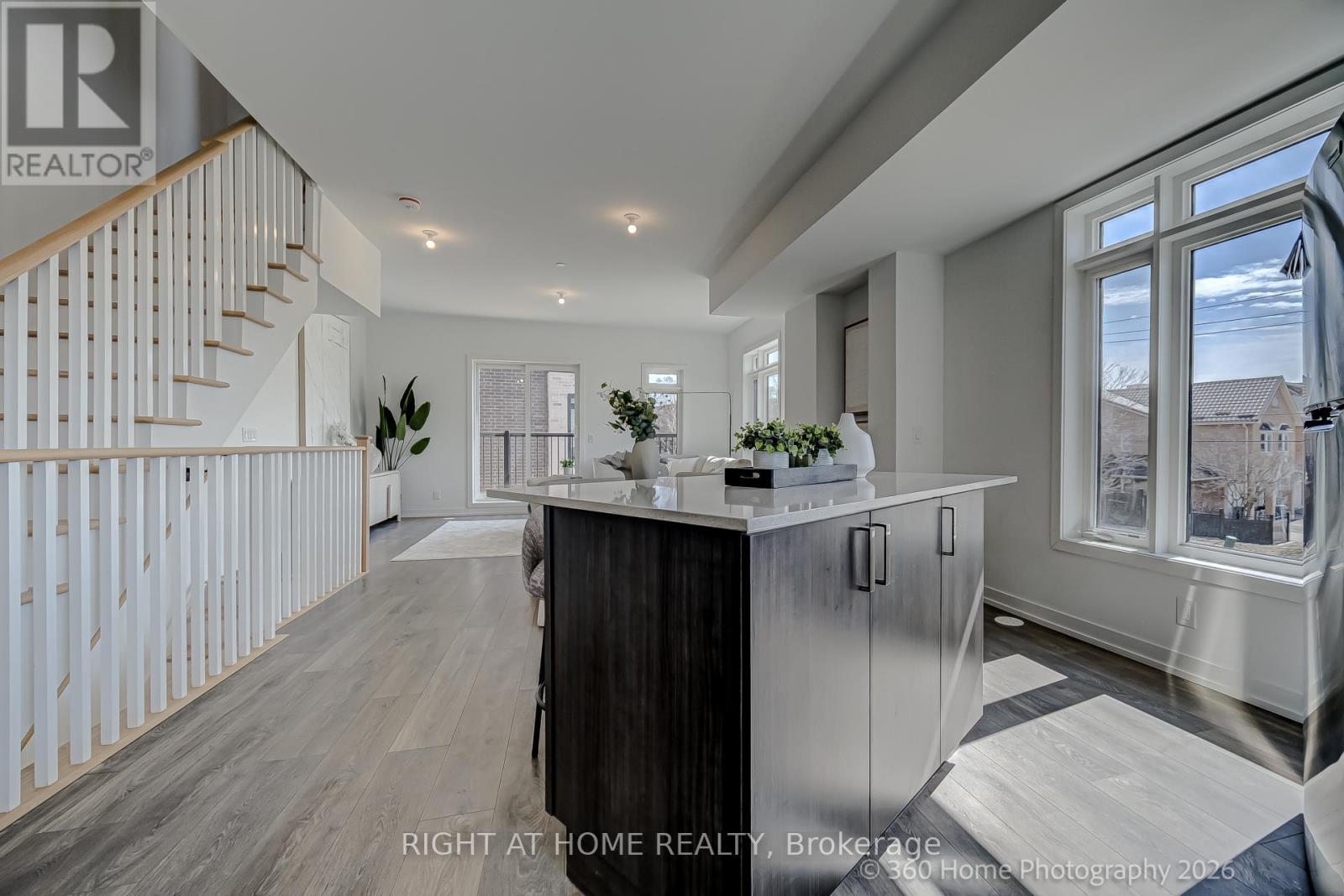 1 Case Ootes Drive, Toronto, Ontario  M4A 0A9 - Photo 14 - C12925306