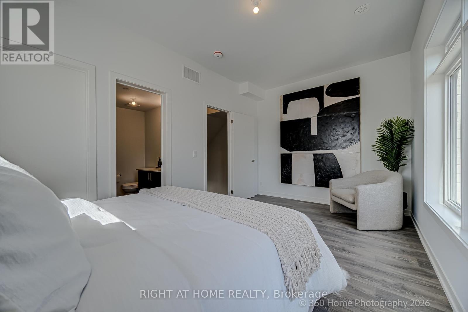 1 Case Ootes Drive, Toronto, Ontario  M4A 0A9 - Photo 18 - C12925306