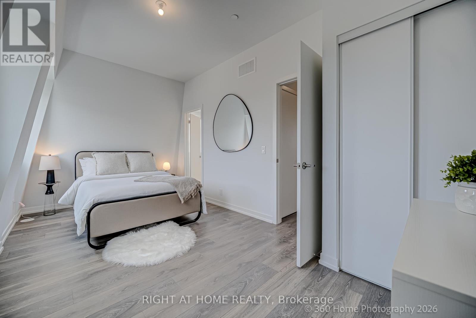 1 Case Ootes Drive, Toronto, Ontario  M4A 0A9 - Photo 28 - C12925306