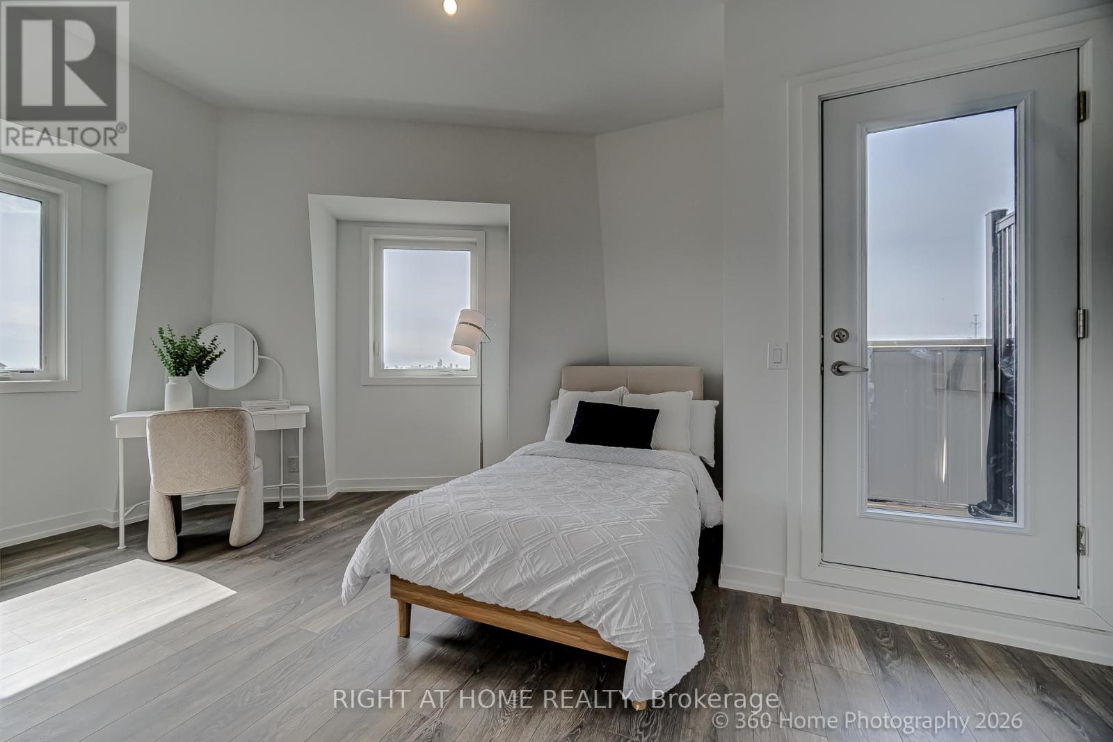 1 Case Ootes Drive, Toronto, Ontario  M4A 0A9 - Photo 32 - C12925306