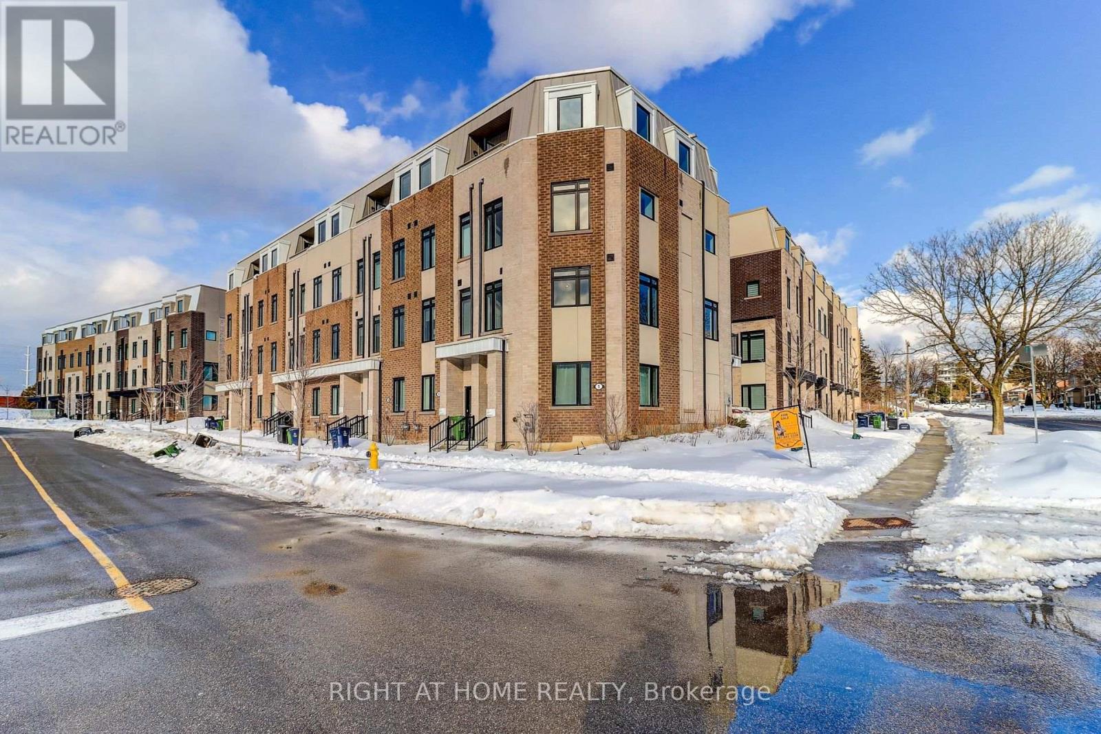 1 Case Ootes Drive, Toronto, Ontario  M4A 0A9 - Photo 35 - C12925306