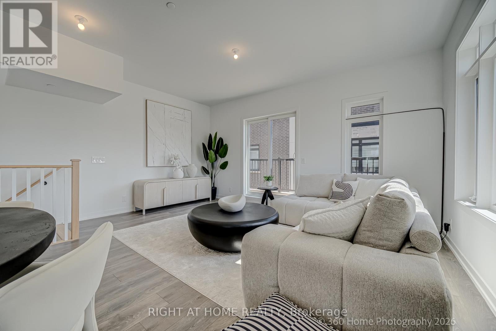 1 Case Ootes Drive, Toronto, Ontario  M4A 0A9 - Photo 6 - C12925306