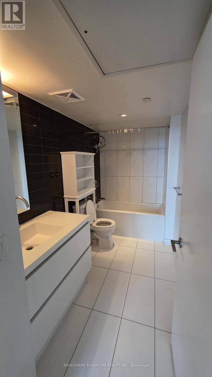 2008 - 85 Queens Wharf Road, Toronto, Ontario M5V 0J9 - Photo 15 - C12925326