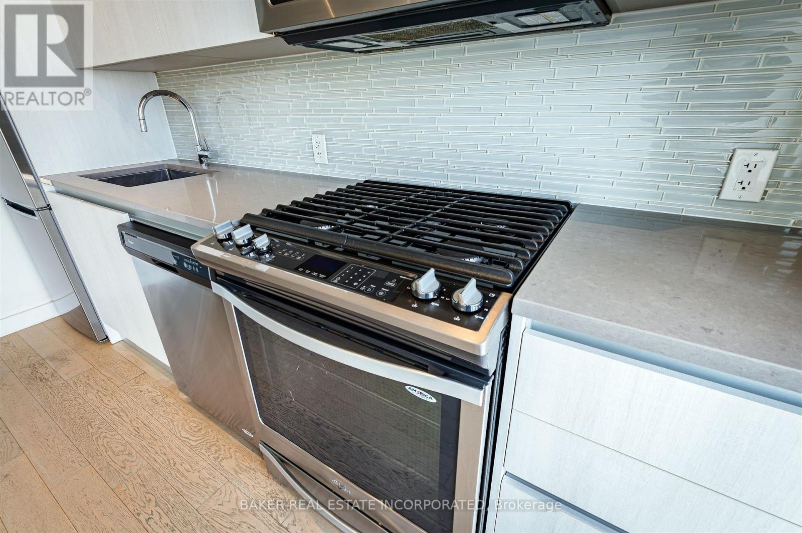 1610 - 111 Bathurst Street, Toronto, Ontario  M5V 0M9 - Photo 19 - C12925338