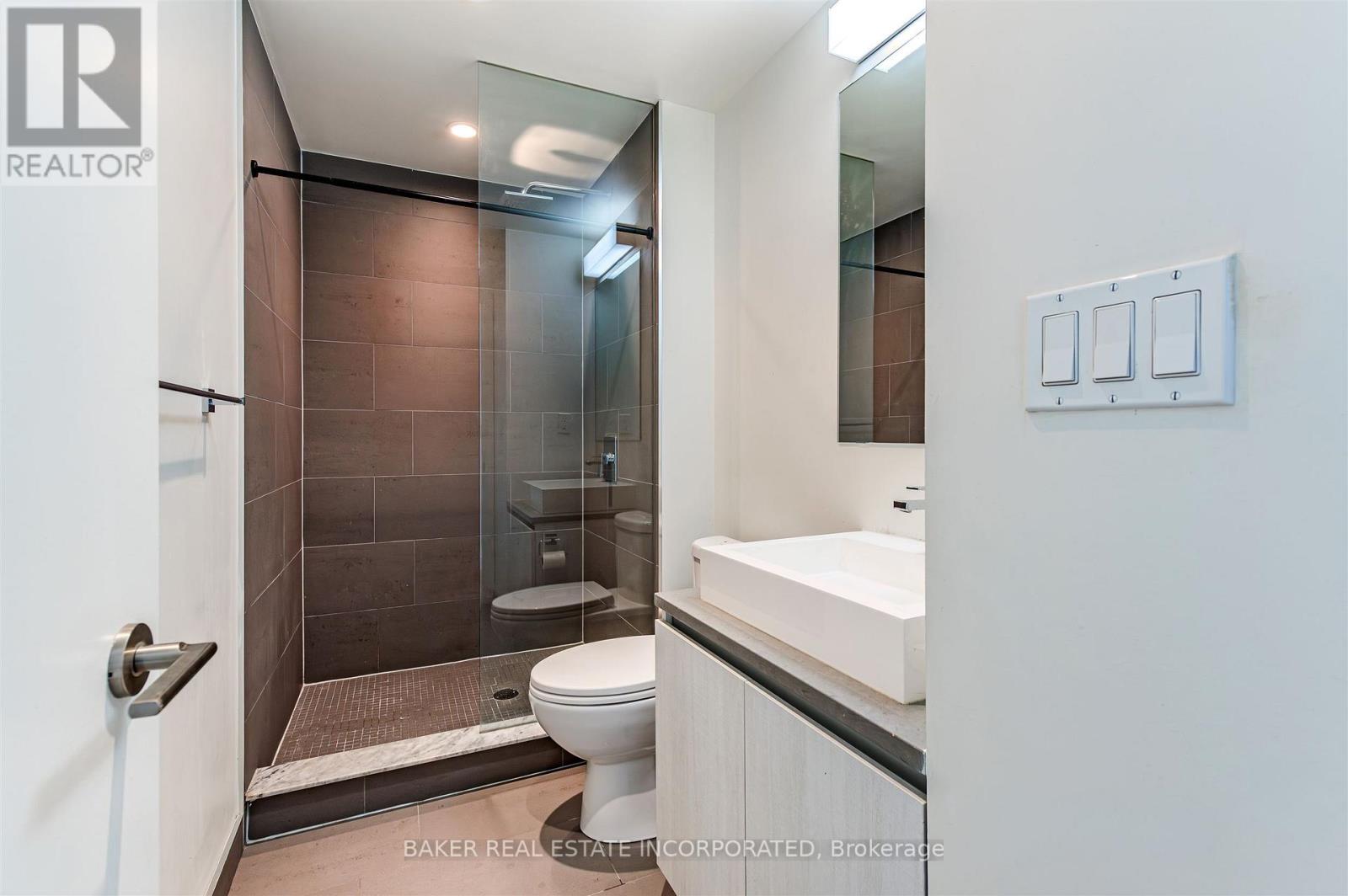 1610 - 111 Bathurst Street, Toronto, Ontario  M5V 0M9 - Photo 24 - C12925338