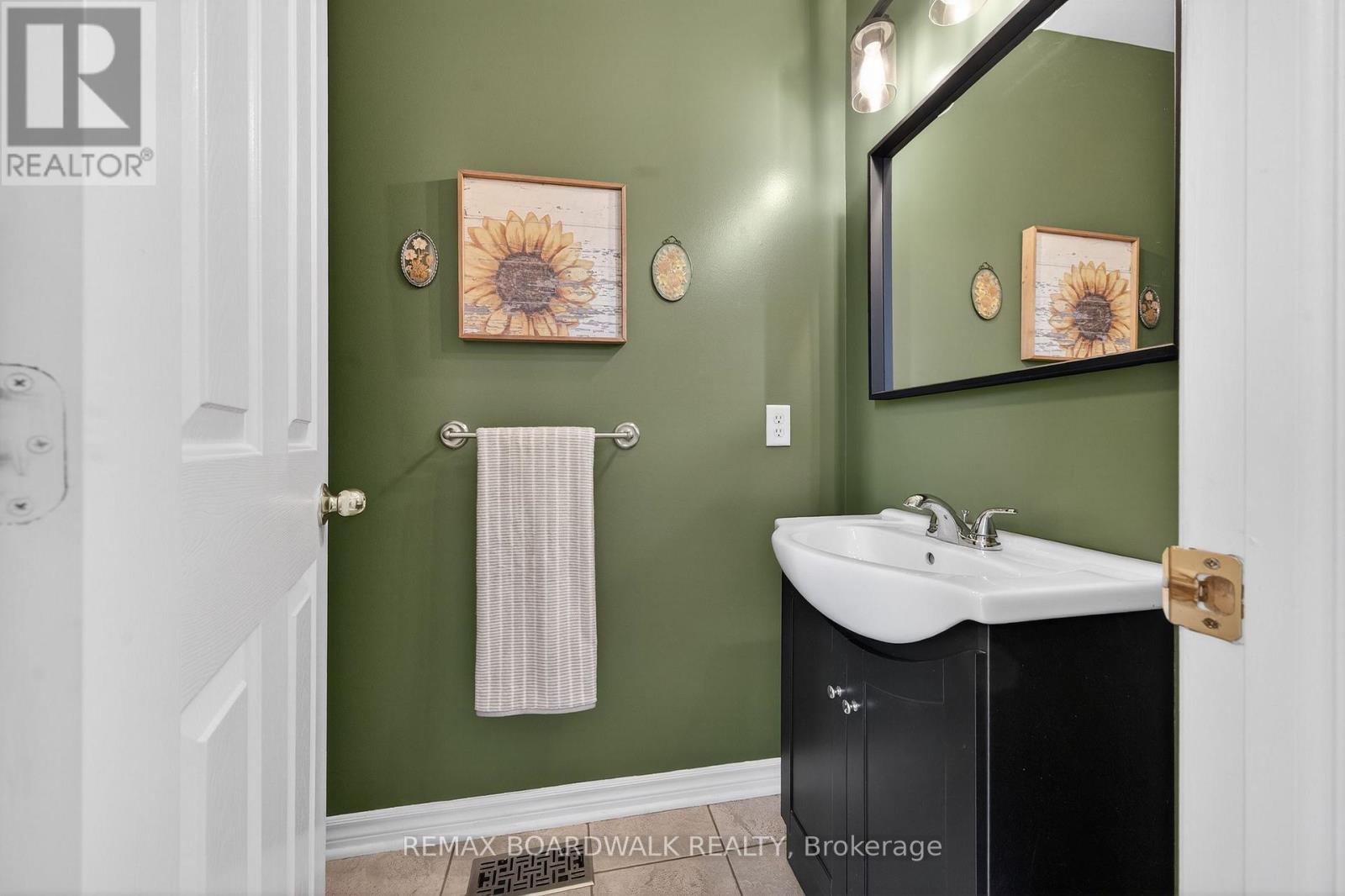 85 Woliston Crescent, Ottawa, Ontario  K2W 1G2 - Photo 21 - X12925080