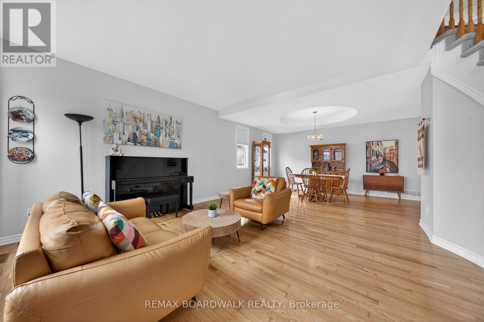 85 Woliston Crescent, Ottawa, Ontario  K2W 1G2 - Photo 6 - X12925080