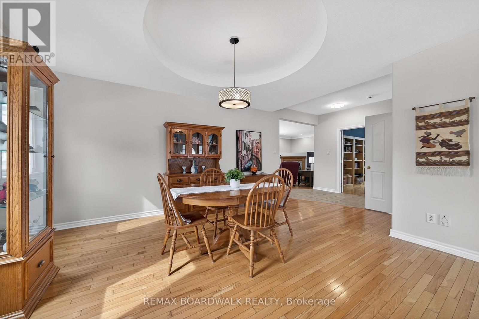 85 Woliston Crescent, Ottawa, Ontario  K2W 1G2 - Photo 9 - X12925080