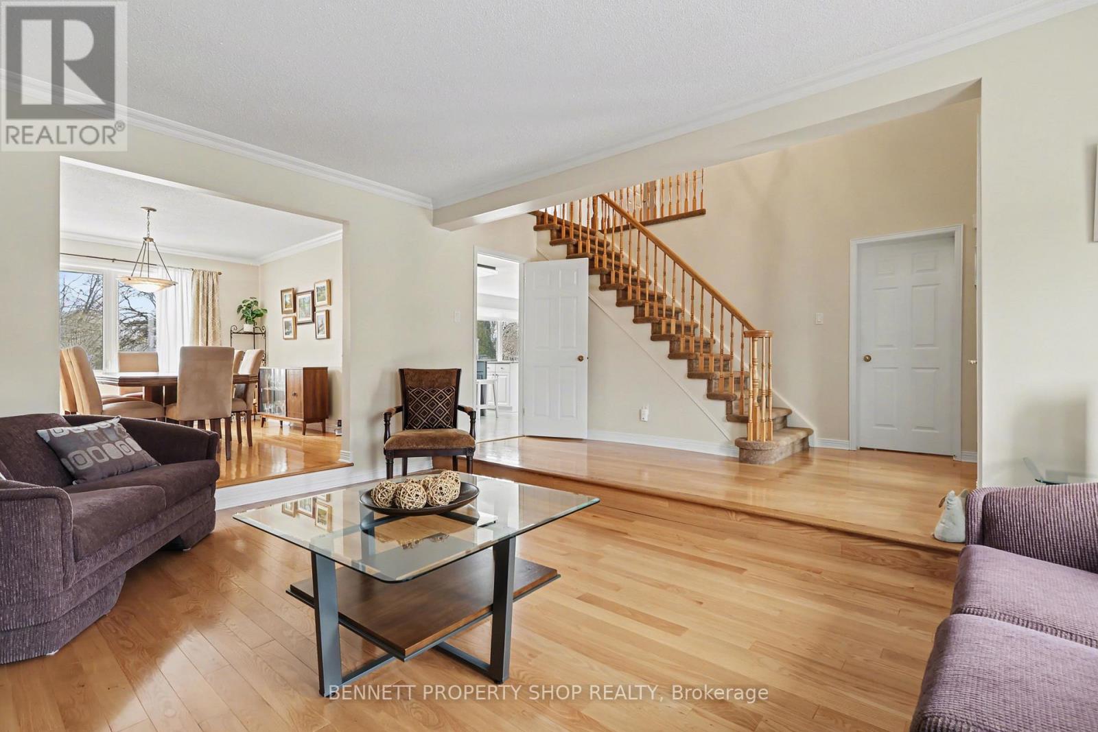 1476 Bourcier Drive, Ottawa, Ontario  K1E 3J8 - Photo 6 - X12925166