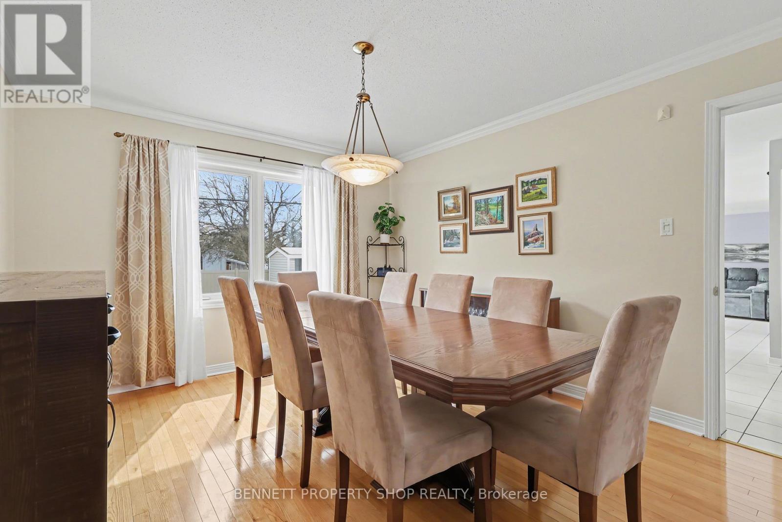 1476 Bourcier Drive, Ottawa, Ontario  K1E 3J8 - Photo 8 - X12925166