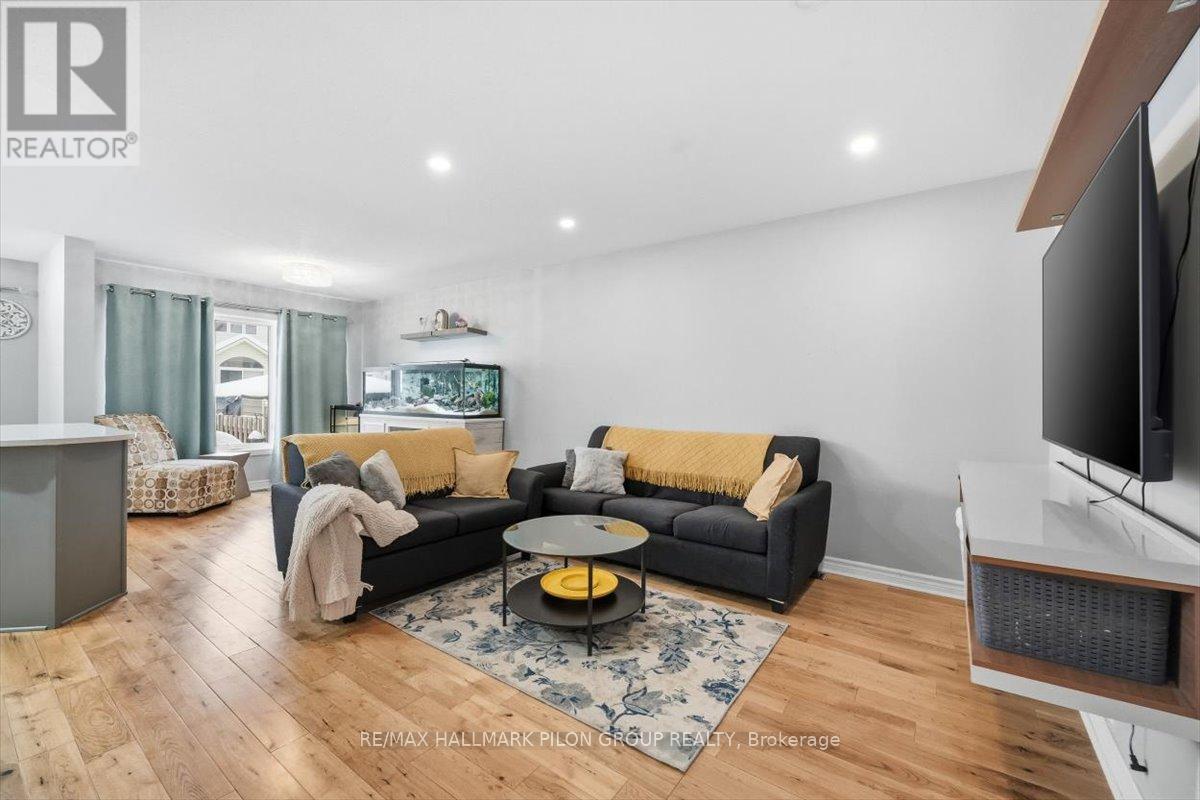504 Allegro Way, Ottawa, Ontario  K4A 0H6 - Photo 2 - X12925254
