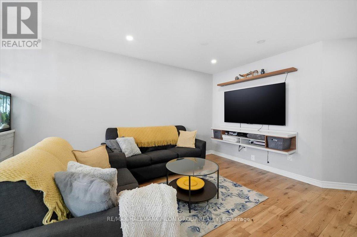 504 Allegro Way, Ottawa, Ontario  K4A 0H6 - Photo 3 - X12925254