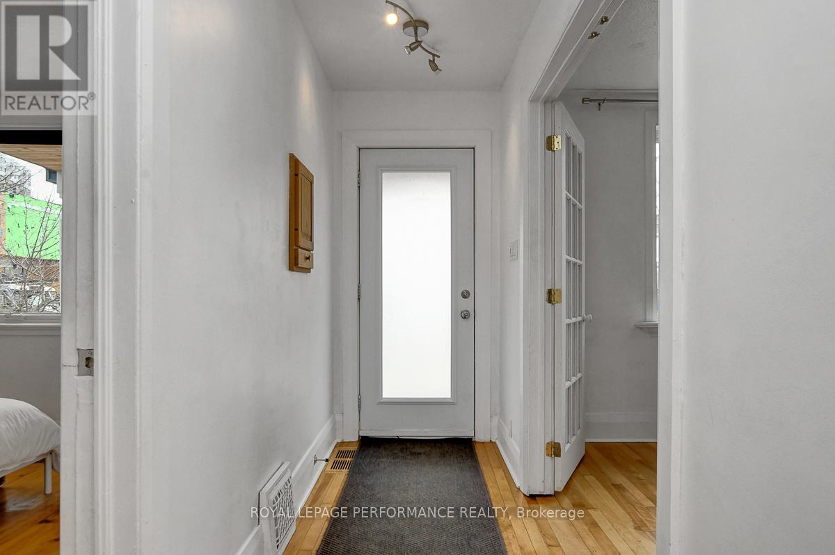 45 Queen Mary Street, Ottawa, Ontario  K1K 1X8 - Photo 4 - X12925264