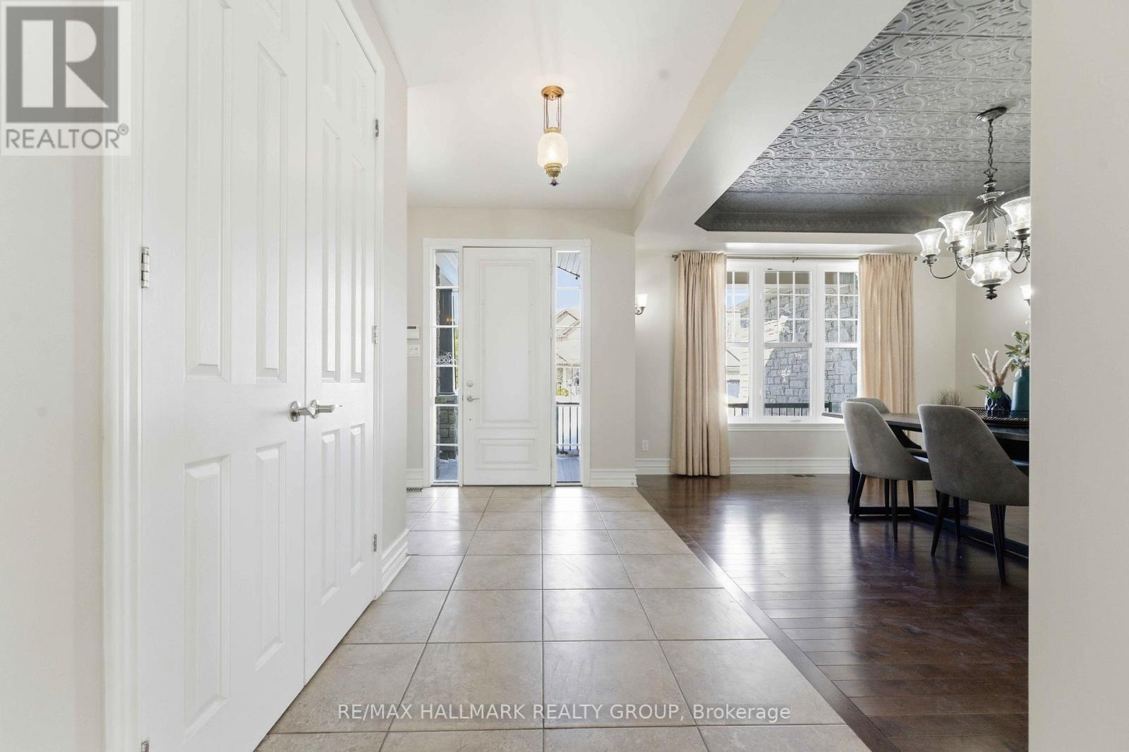 84 Chanonhouse Drive, Ottawa, Ontario  K0A 2Z0 - Photo 3 - X12925318