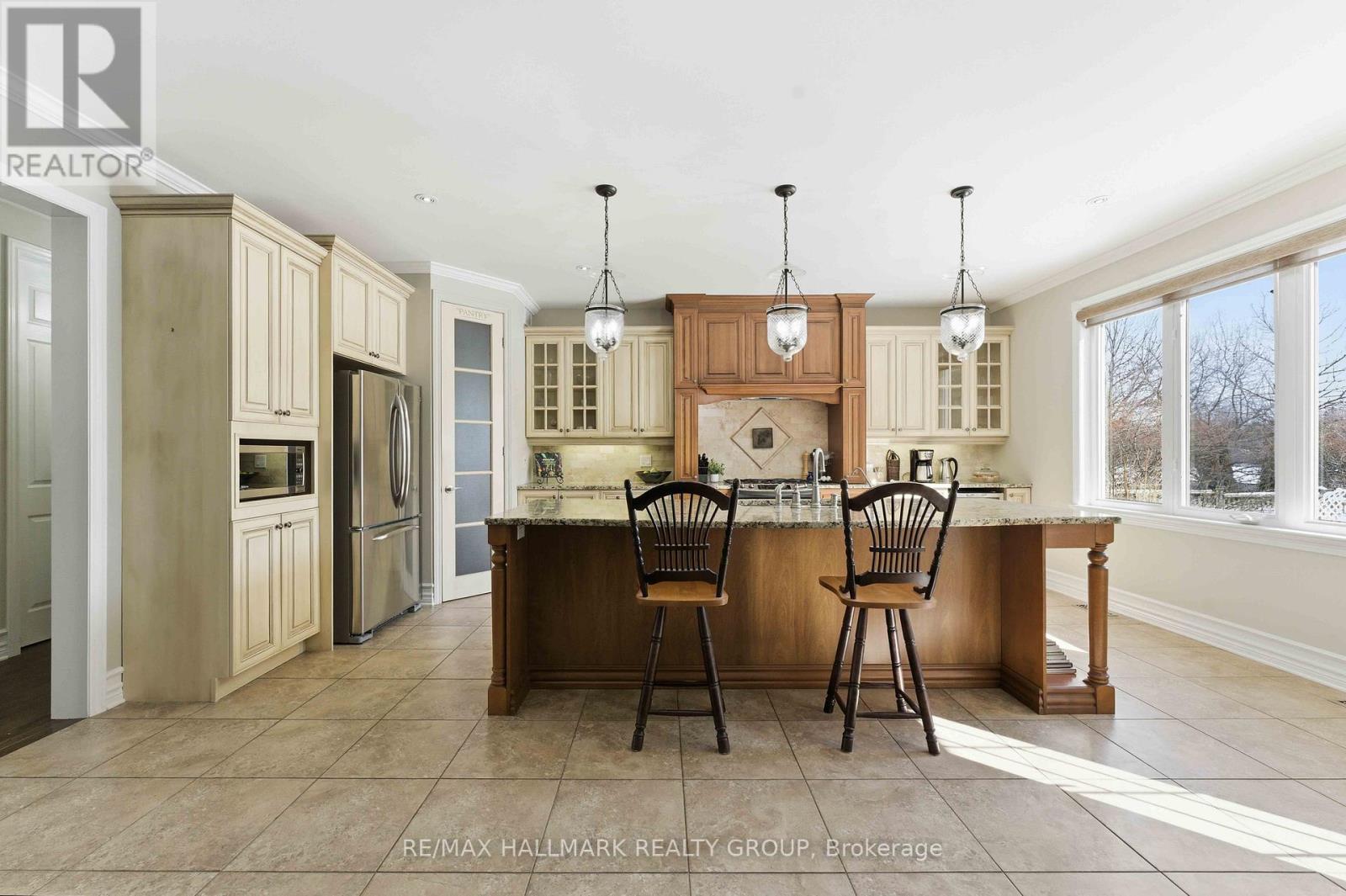 84 Chanonhouse Drive, Ottawa, Ontario  K0A 2Z0 - Photo 9 - X12925318