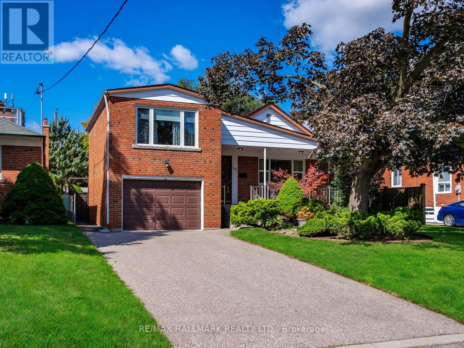60 GREYLAWN CRESCENT, Toronto, Ontario