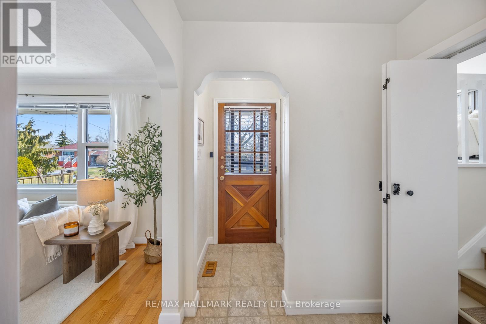 60 Greylawn Crescent, Toronto, Ontario  M1R 2V6 - Photo 5 - E12925086