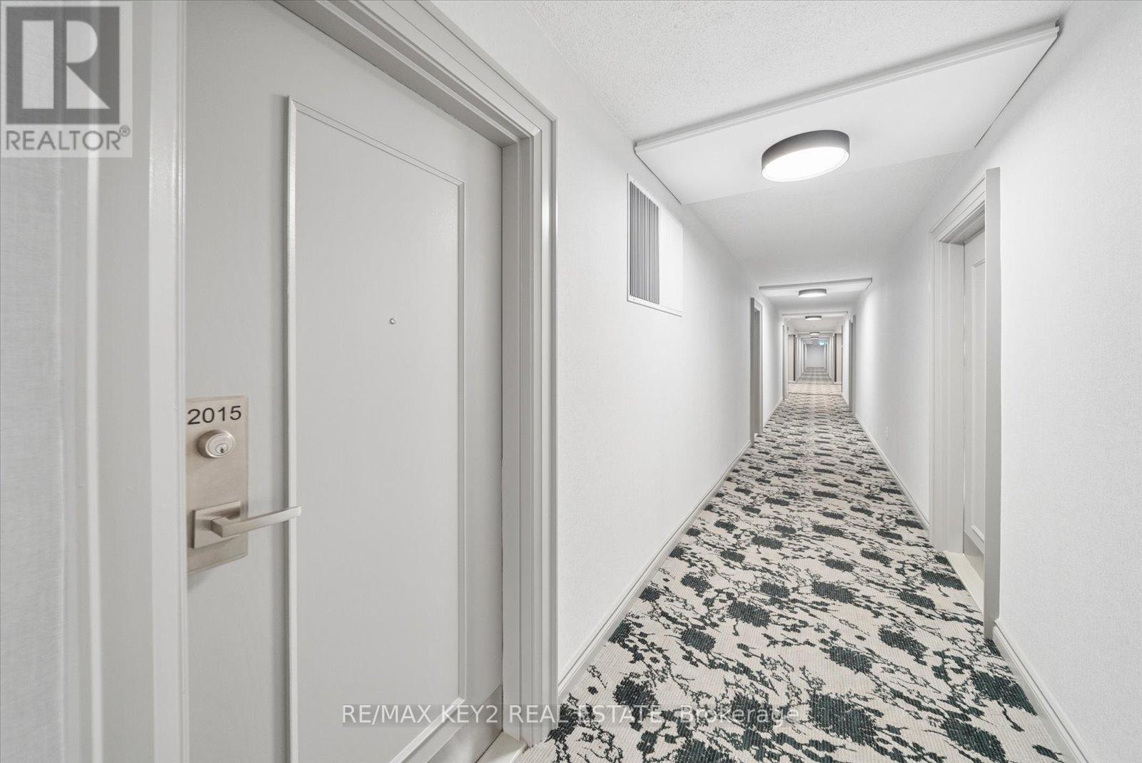 2015 - 5 Greystone Walk Drive, Toronto, Ontario M1K 5J5 - Photo 4 - E12925116