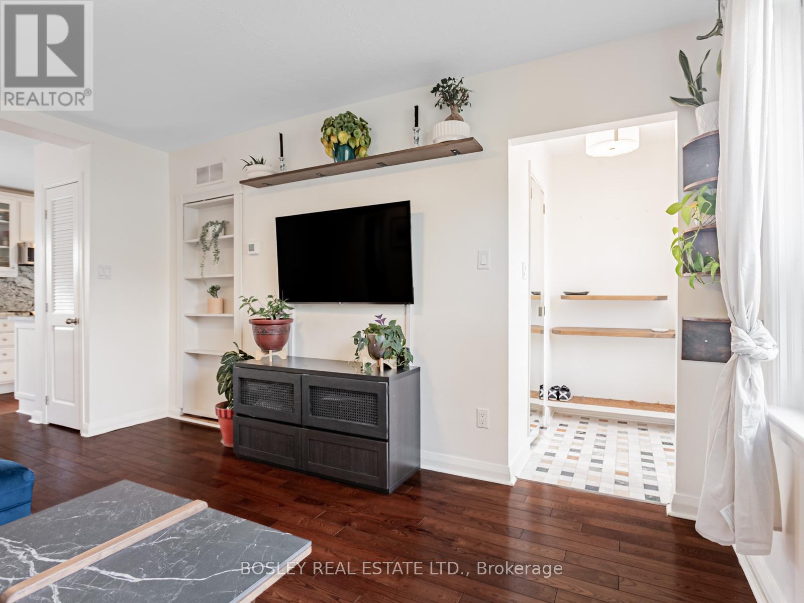 131 Meighen Avenue, Toronto, Ontario  M4B 2H8 - Photo 12 - E12925138