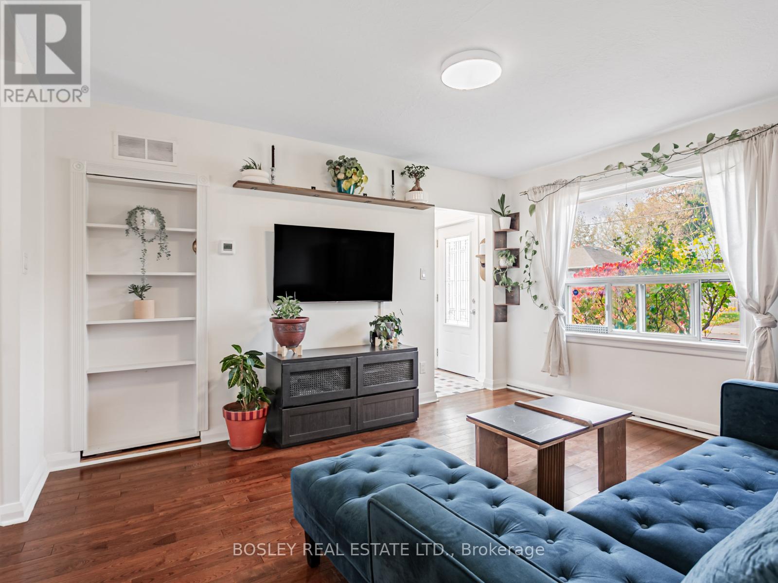 131 Meighen Avenue, Toronto, Ontario  M4B 2H8 - Photo 6 - E12925138