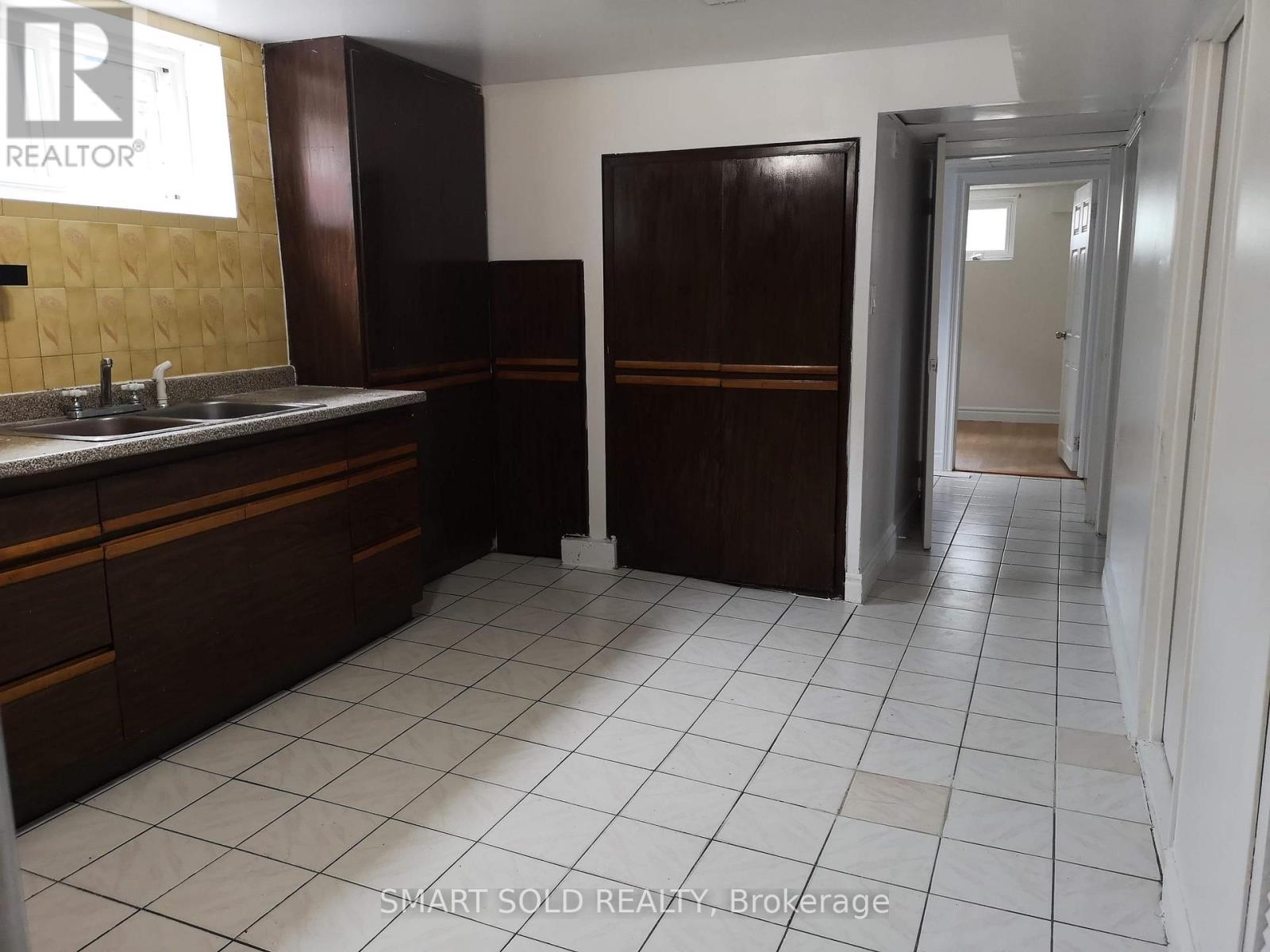 58 EMMELINE CRESCENT, Toronto, Ontario