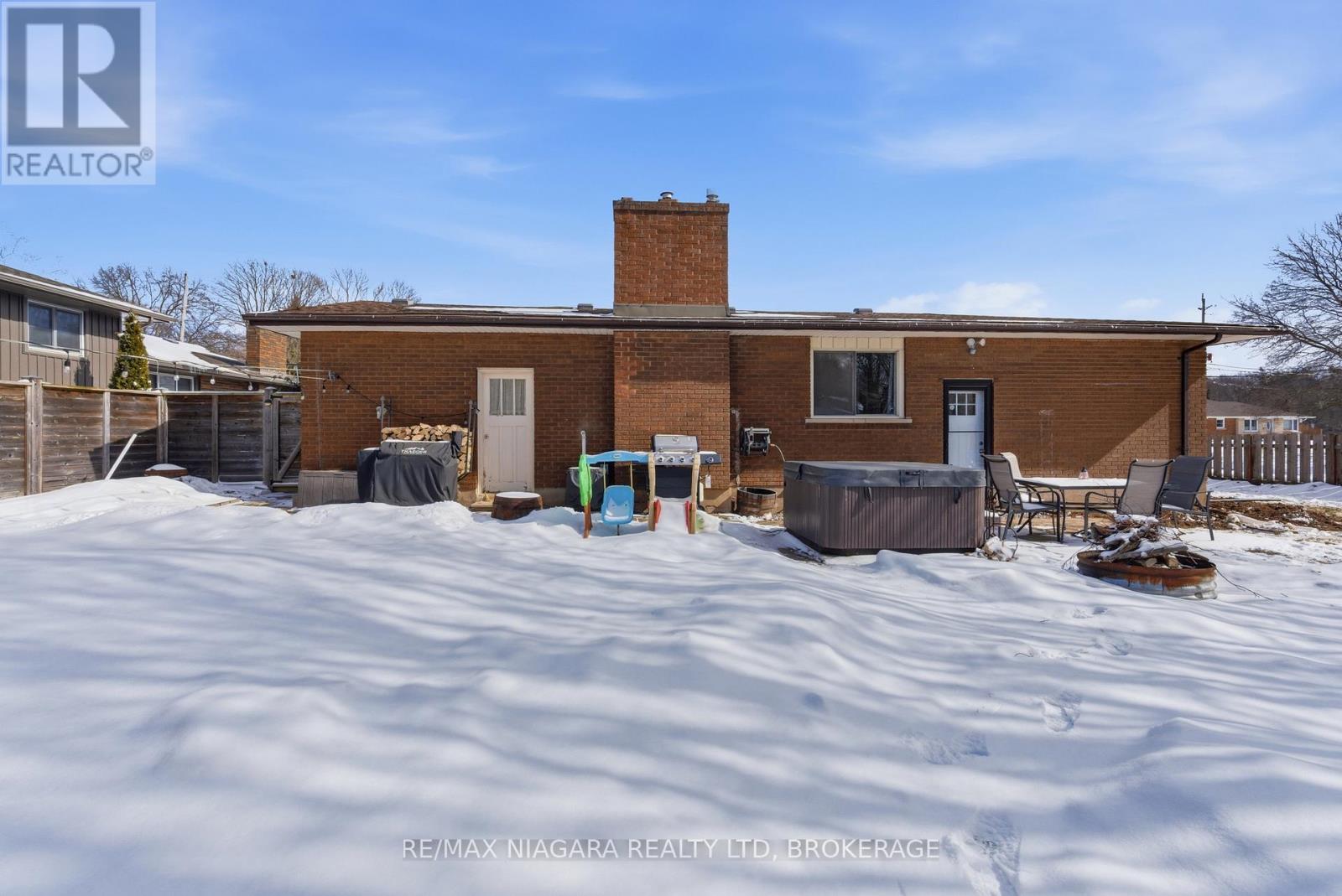 1350 Haist Street, Pelham (Fonthill), Ontario  L0S 1M0 - Photo 32 - X12925114