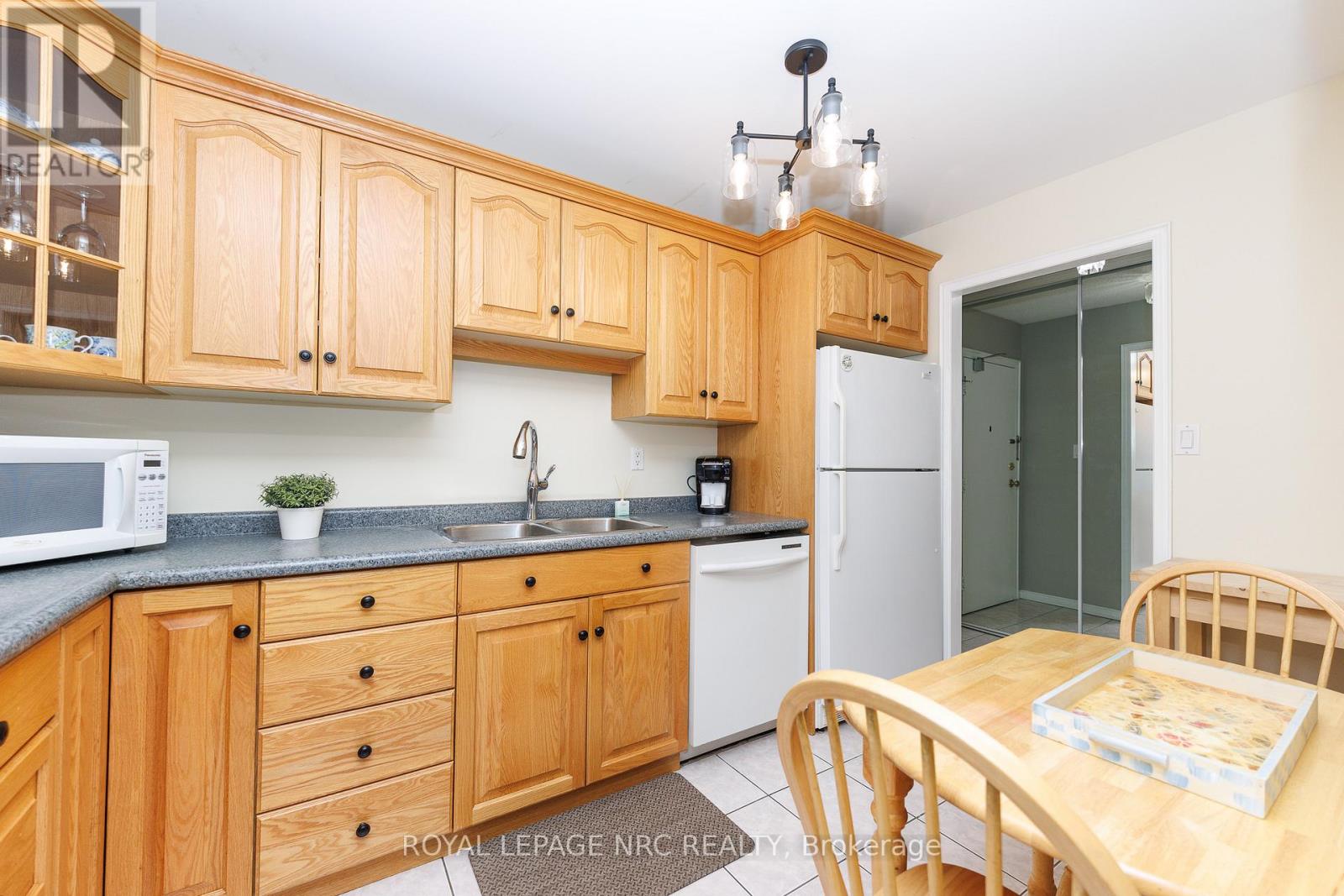 308 - 3955 Portage Road, Niagara Falls, Ontario  L2J 3W2 - Photo 7 - X12925128