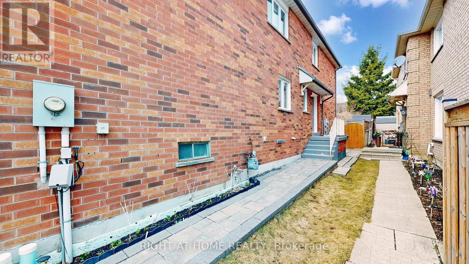 559 Walpole Crescent, Newmarket (Stonehaven-Wyndham), Ontario  L3X 2B5 - Photo 10 - N12925084