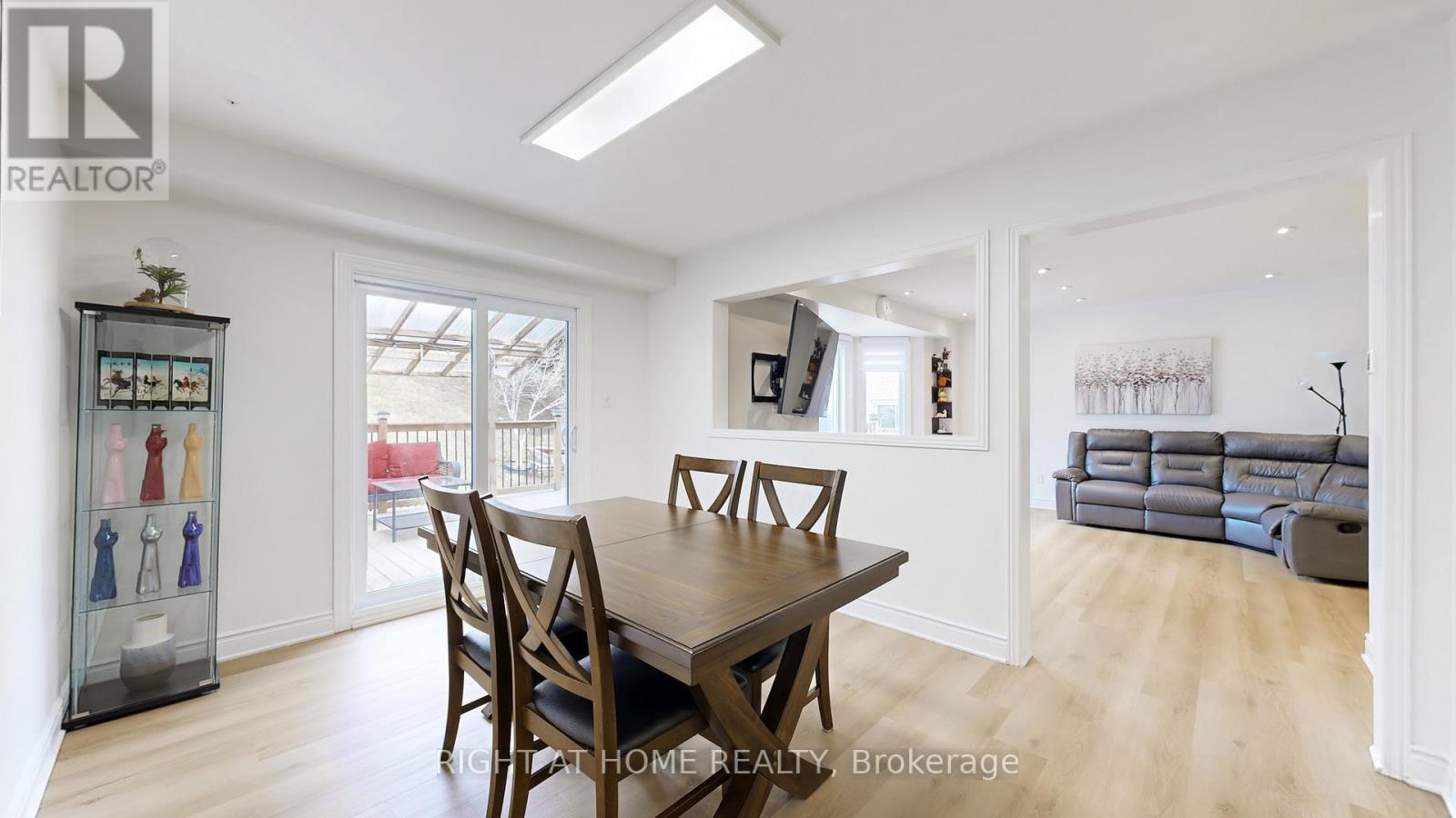 559 Walpole Crescent, Newmarket (Stonehaven-Wyndham), Ontario  L3X 2B5 - Photo 14 - N12925084