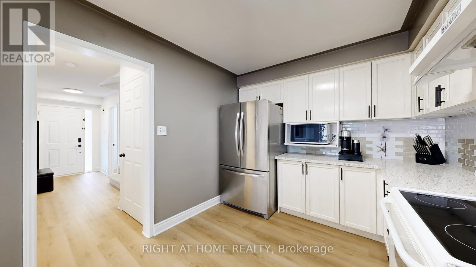 559 Walpole Crescent, Newmarket (Stonehaven-Wyndham), Ontario  L3X 2B5 - Photo 19 - N12925084