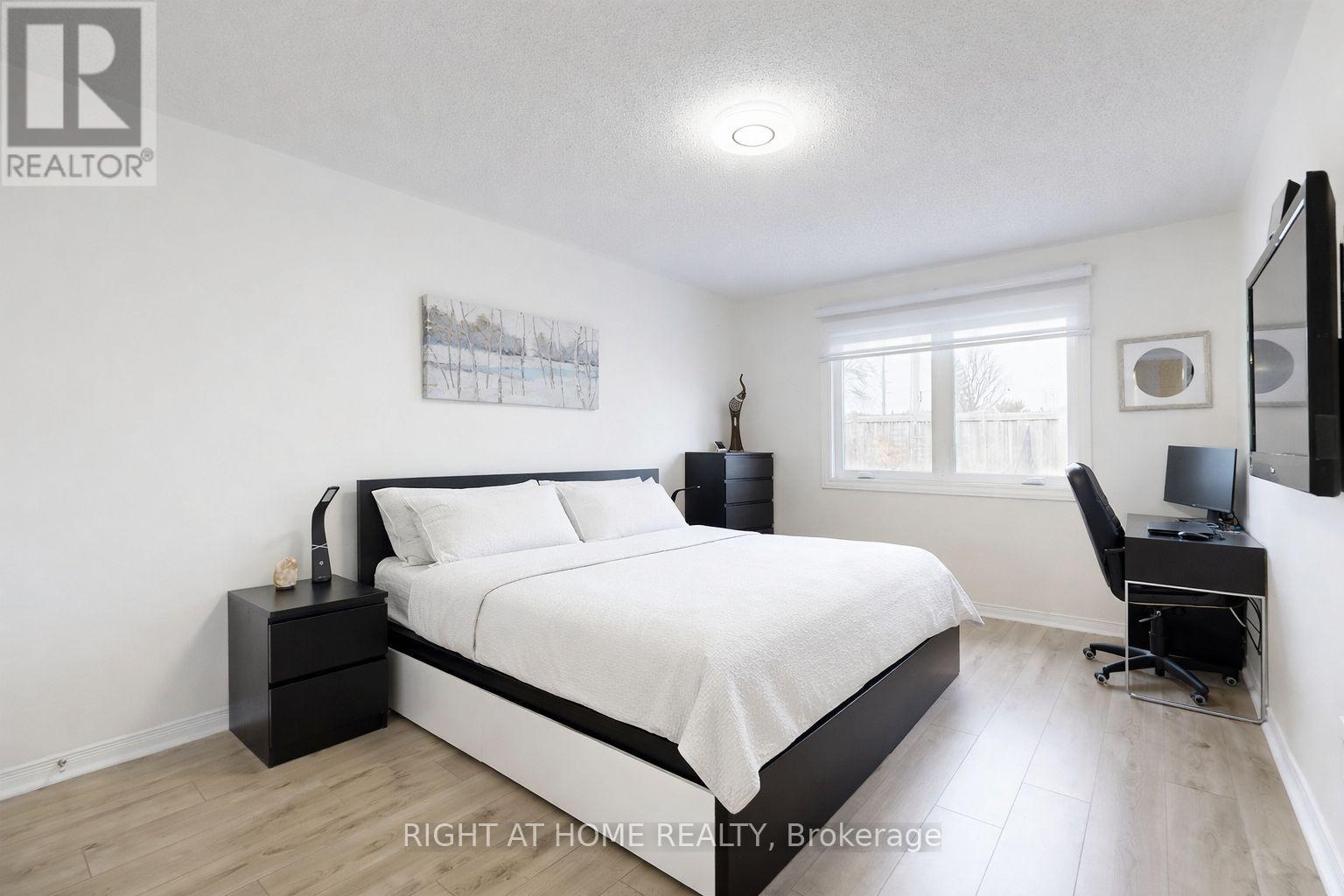 559 Walpole Crescent, Newmarket (Stonehaven-Wyndham), Ontario  L3X 2B5 - Photo 24 - N12925084