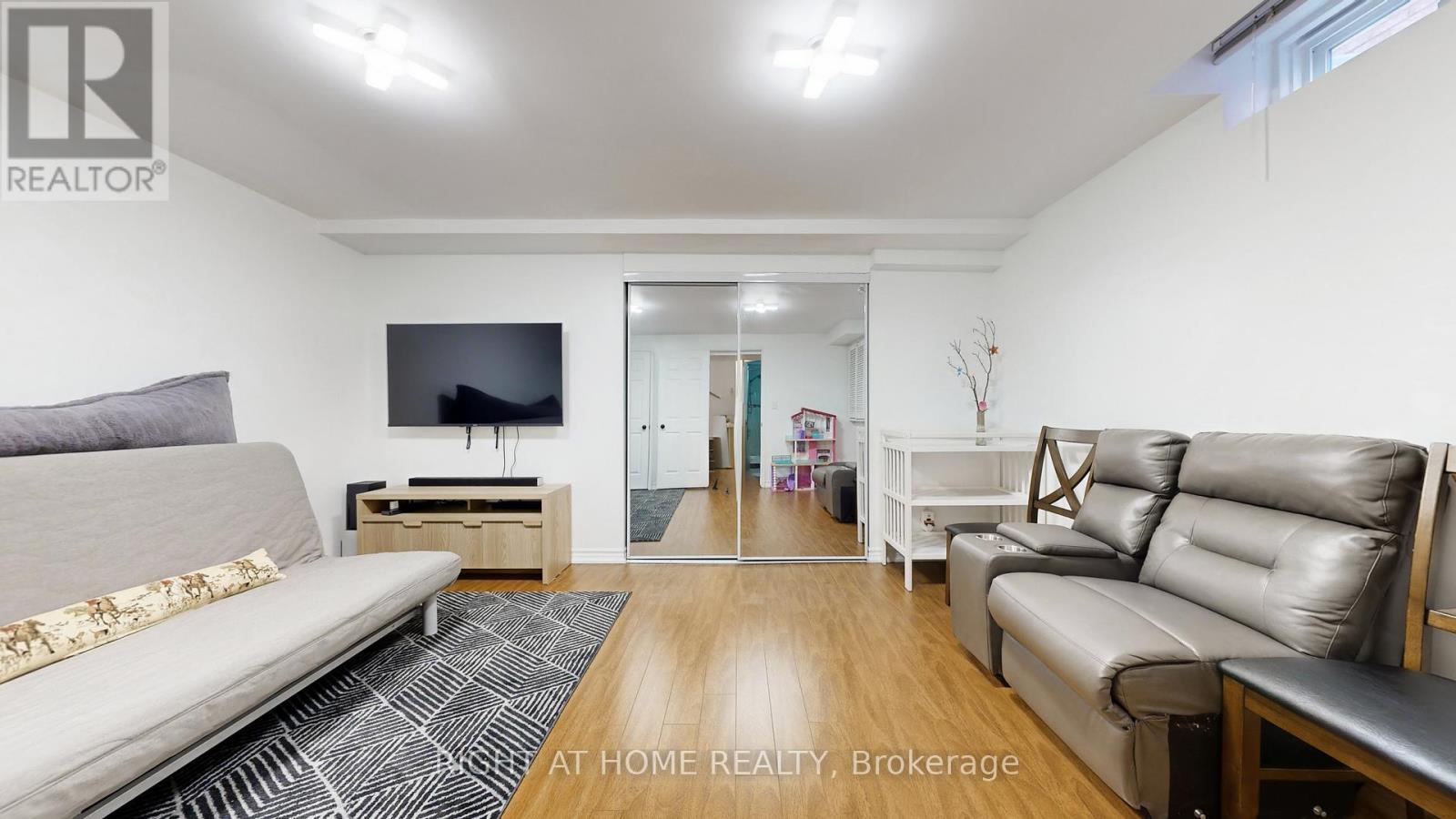 559 Walpole Crescent, Newmarket (Stonehaven-Wyndham), Ontario  L3X 2B5 - Photo 33 - N12925084