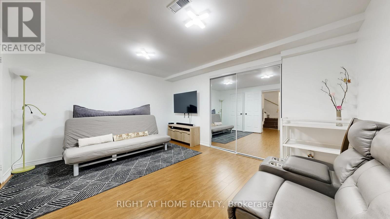 559 Walpole Crescent, Newmarket (Stonehaven-Wyndham), Ontario  L3X 2B5 - Photo 34 - N12925084