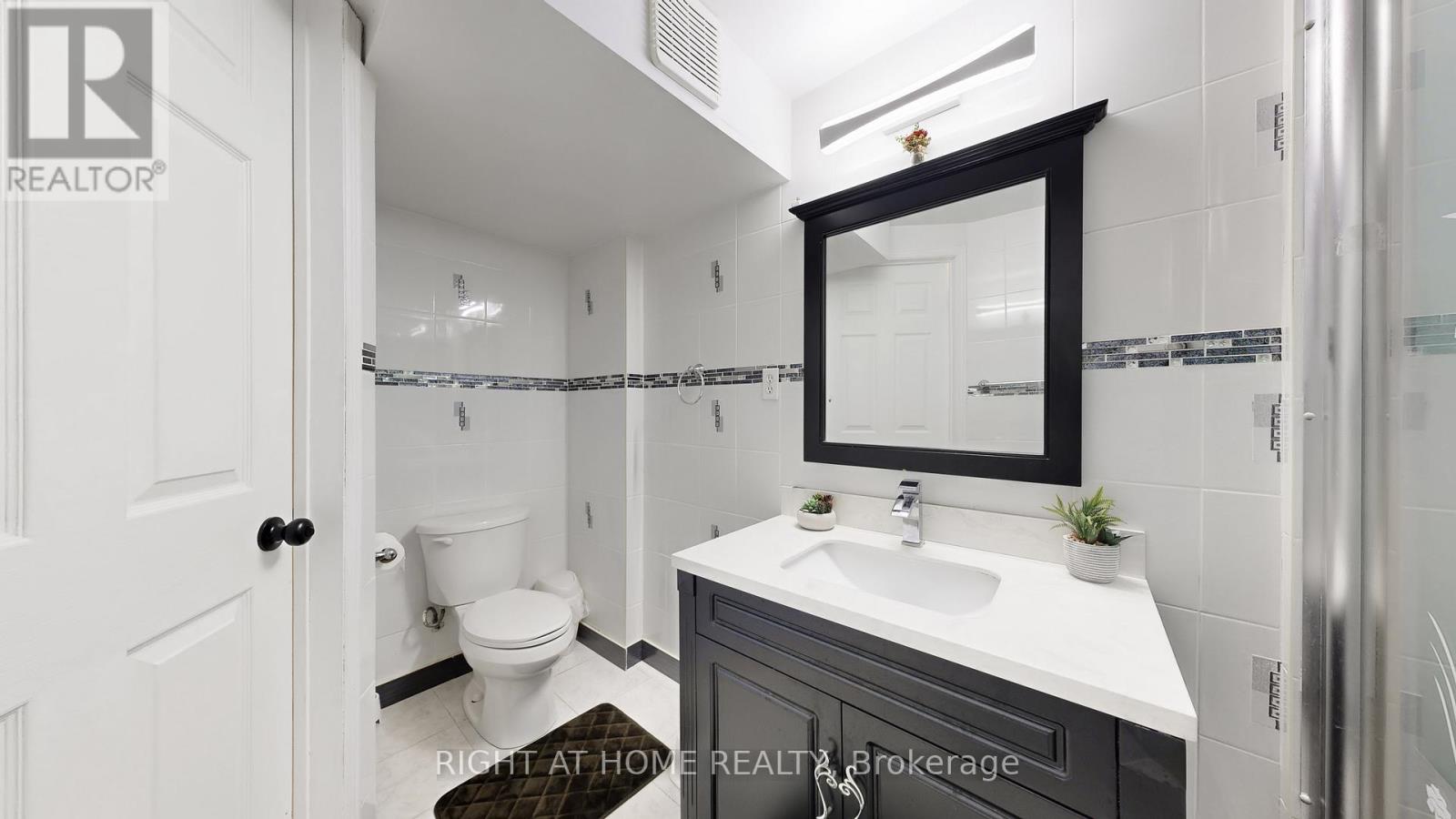 559 Walpole Crescent, Newmarket (Stonehaven-Wyndham), Ontario  L3X 2B5 - Photo 41 - N12925084