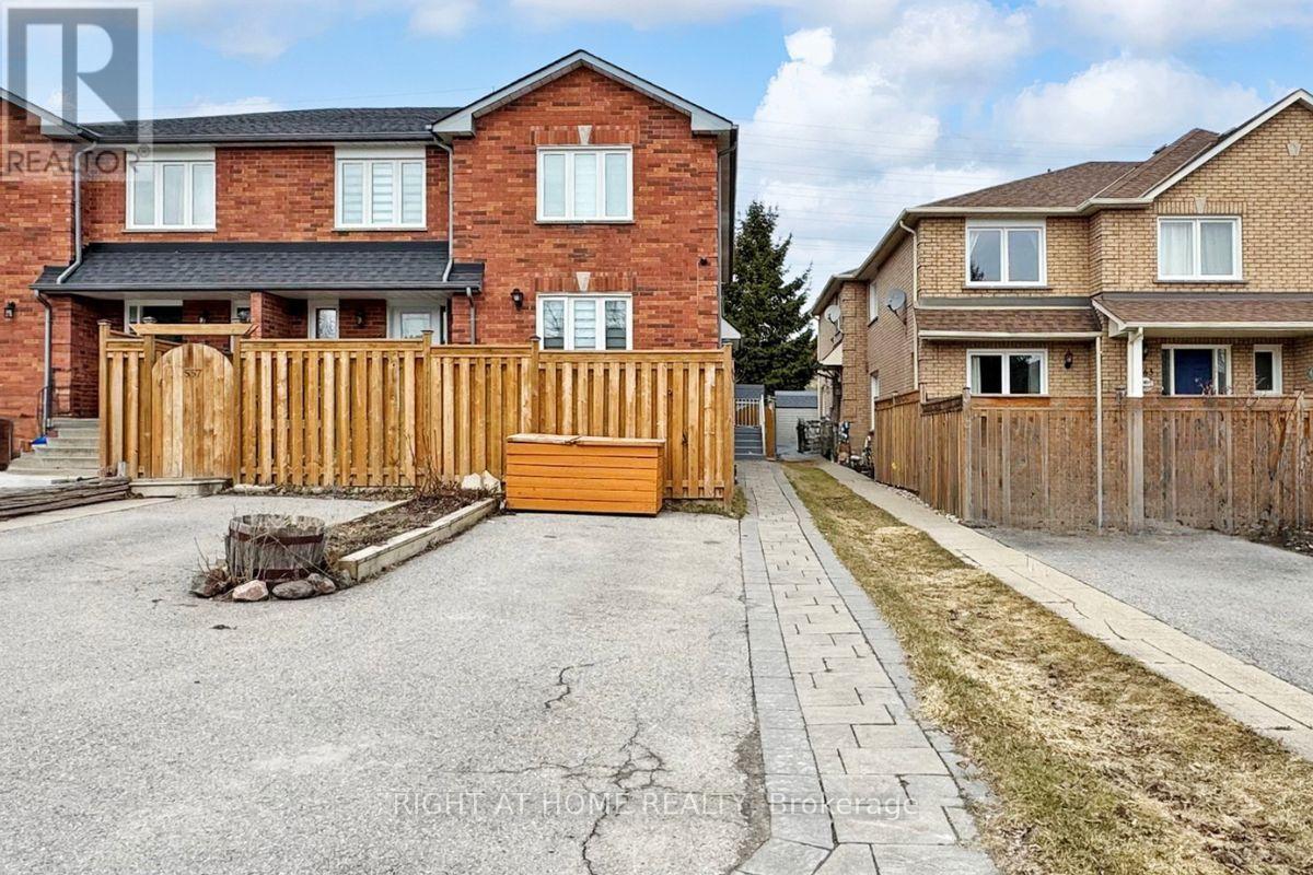 559 Walpole Crescent, Newmarket (Stonehaven-Wyndham), Ontario  L3X 2B5 - Photo 7 - N12925084