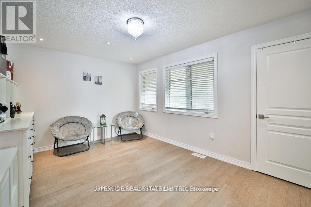 15 Jocada Court, Richmond Hill (Oak Ridges), Ontario  L4E 0Z5 - Photo 18 - N12925100