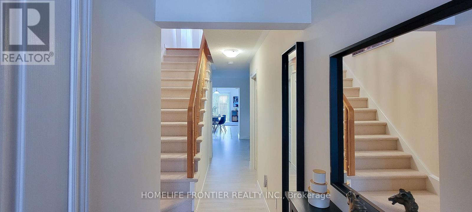 43 Sundragon Trail, Bradford West Gwillimbury (Bradford), Ontario  L3Z 0H4 - Photo 2 - N12925160