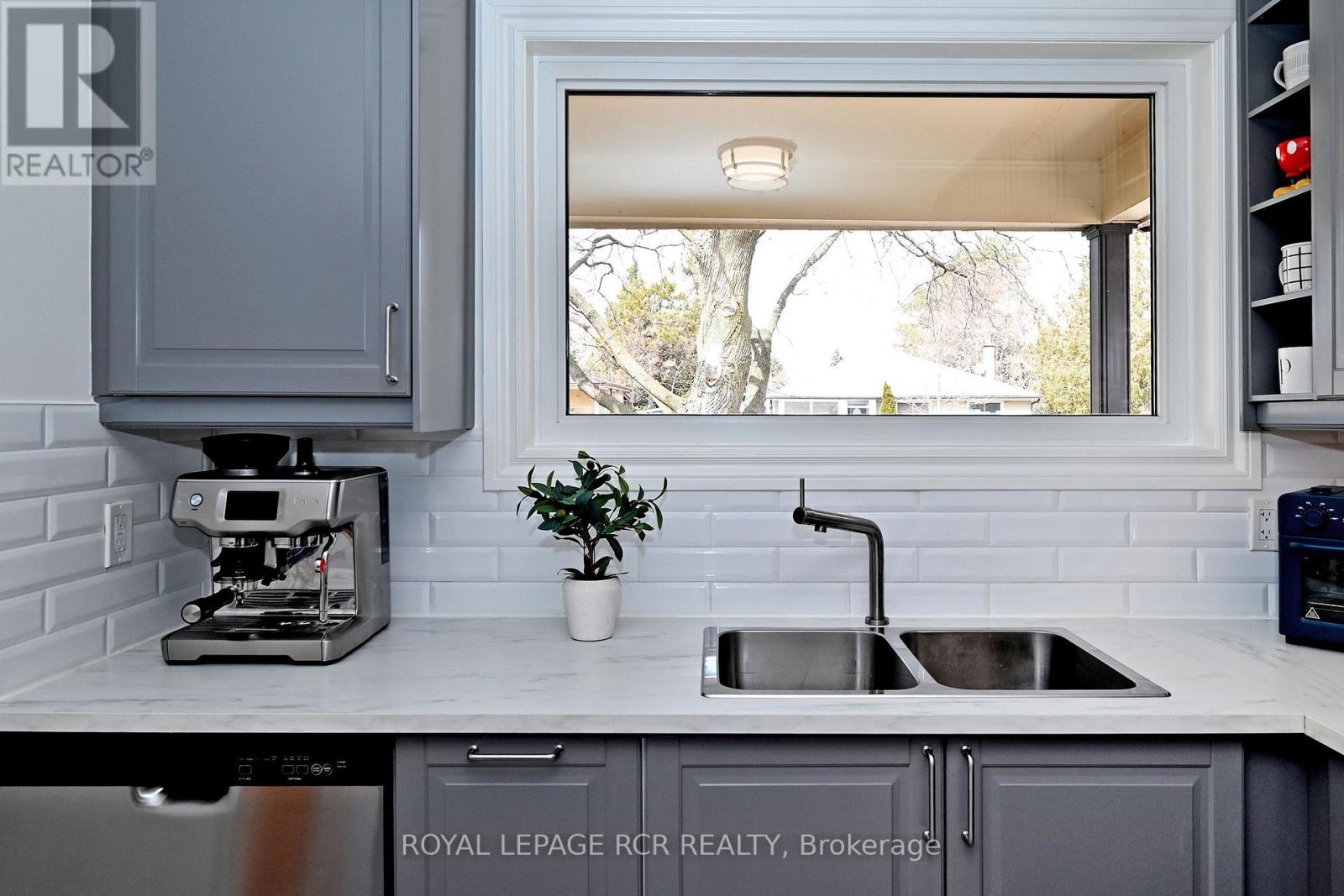 87 Richardson Drive, Aurora (Aurora Highlands), Ontario  L4G 1Z4 - Photo 17 - N12925210