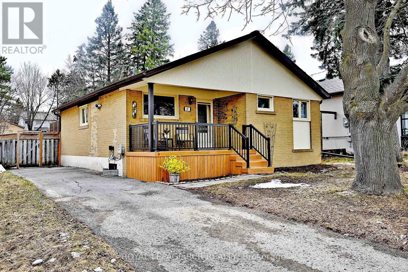 87 Richardson Drive, Aurora (Aurora Highlands), Ontario  L4G 1Z4 - Photo 2 - N12925210