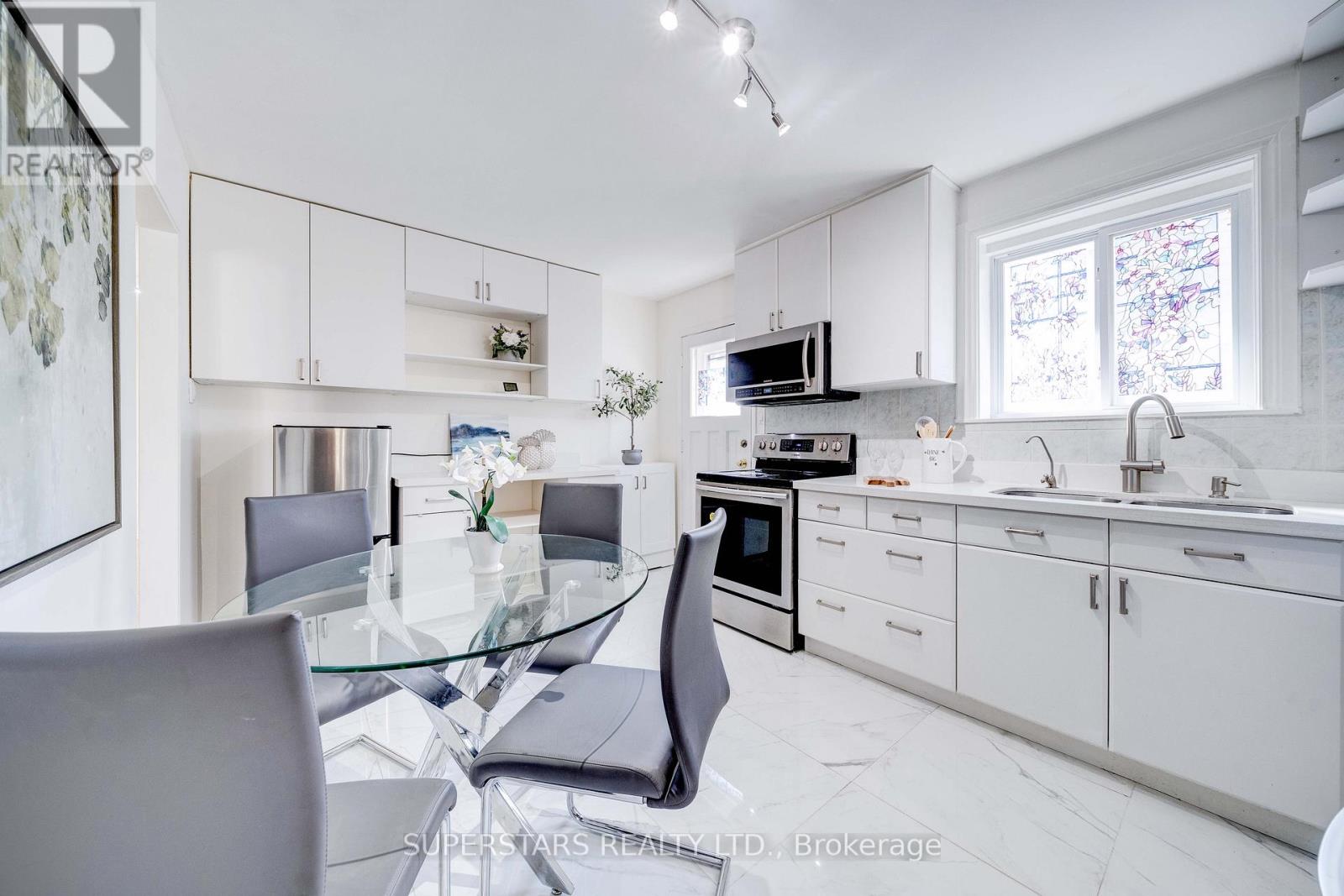 199 Patterson Street, Newmarket, Ontario  L3Y 3L5 - Photo 1 - N12925274