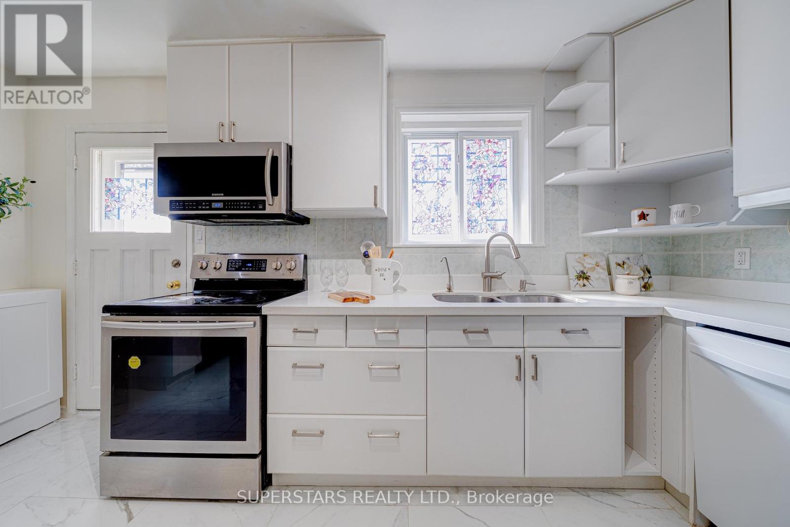 199 Patterson Street, Newmarket, Ontario  L3Y 3L5 - Photo 2 - N12925274