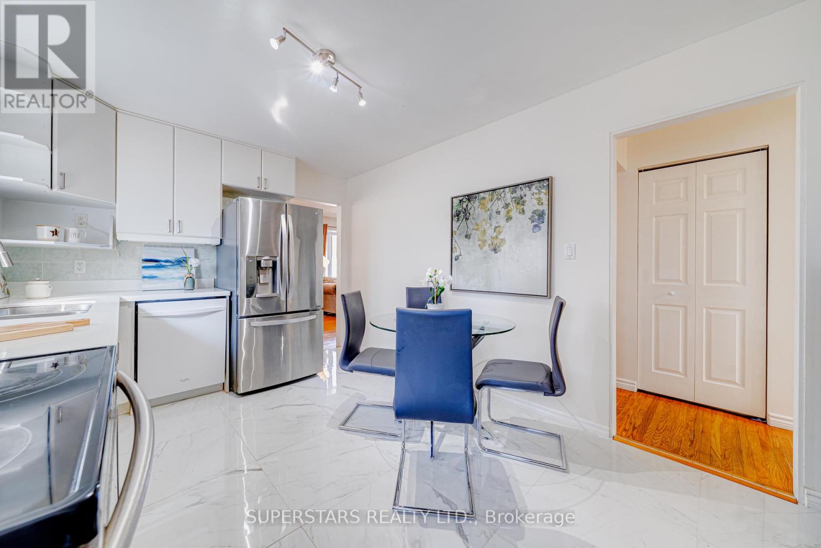 199 Patterson Street, Newmarket, Ontario  L3Y 3L5 - Photo 3 - N12925274