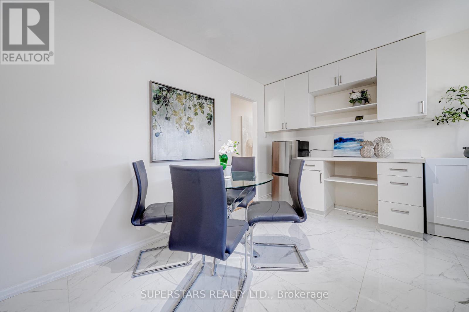 199 Patterson Street, Newmarket, Ontario  L3Y 3L5 - Photo 4 - N12925274