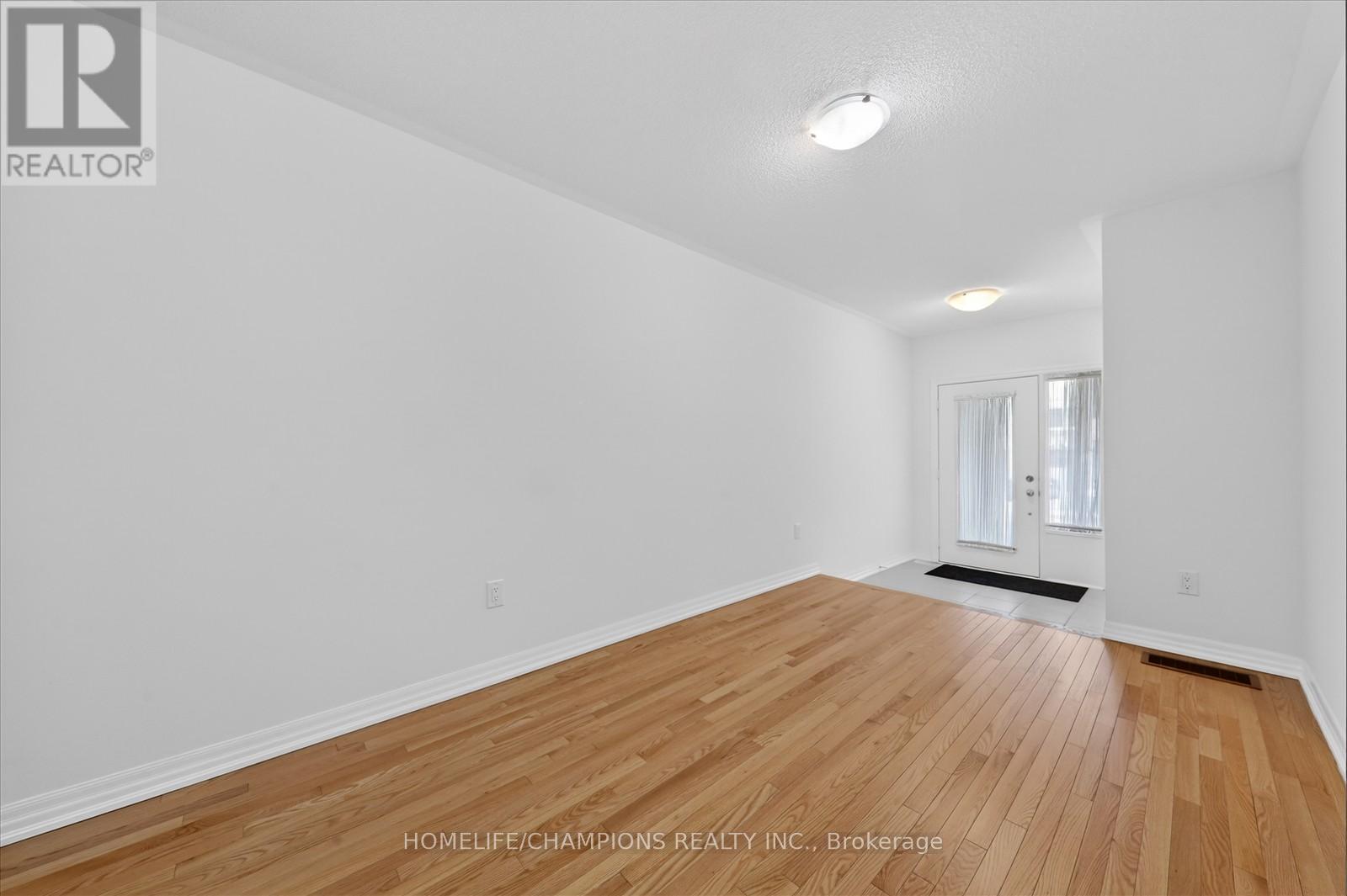 39 Delano Way S, Newmarket, Ontario  L3X 0L4 - Photo 7 - N12925320