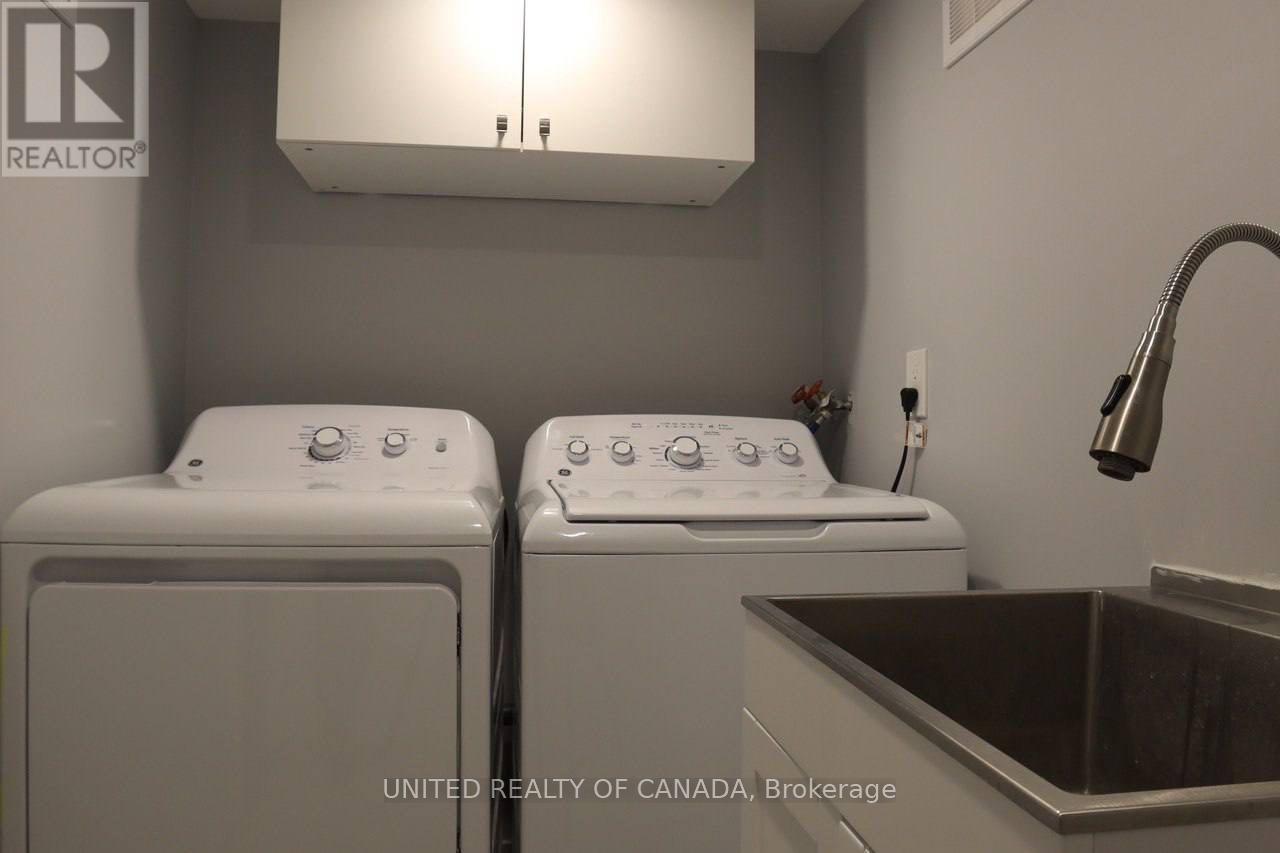 196 Mccaffrey Road, Newmarket, Ontario  L3X 1J9 - Photo 6 - N12925358