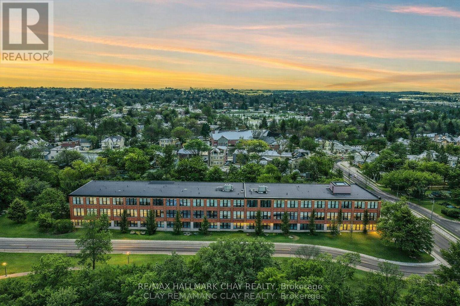 106 - 543 TIMOTHY STREET, Newmarket, Ontario