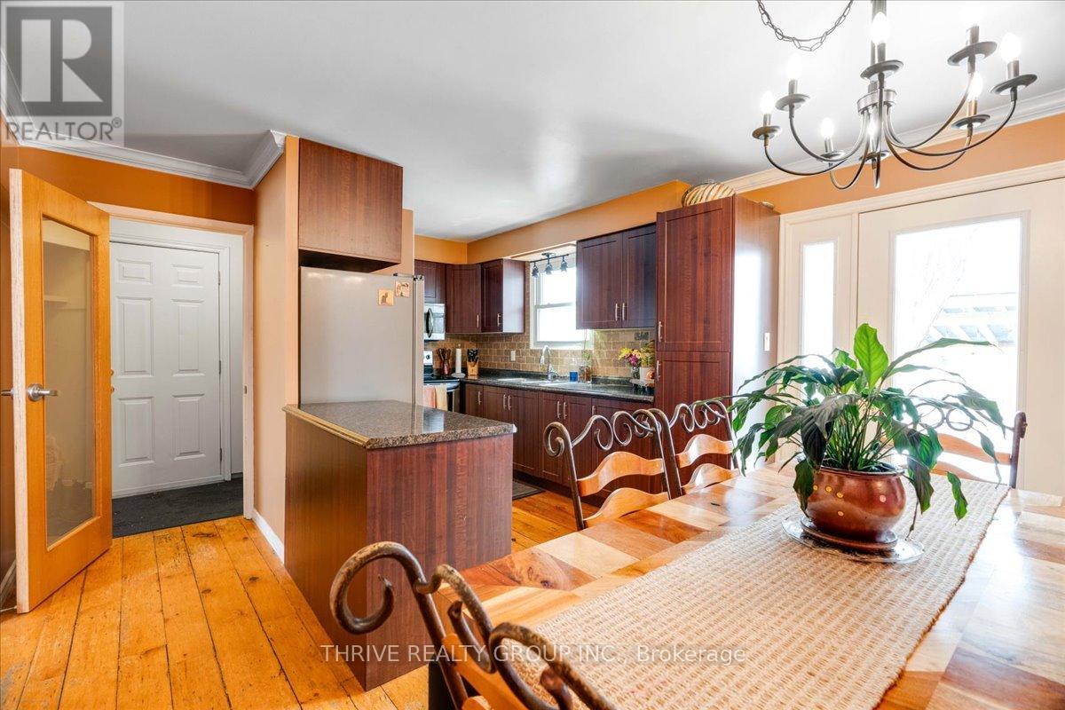 55 Breckenridge Crescent, London South (South Y), Ontario  N6E 1H6 - Photo 12 - X12723474