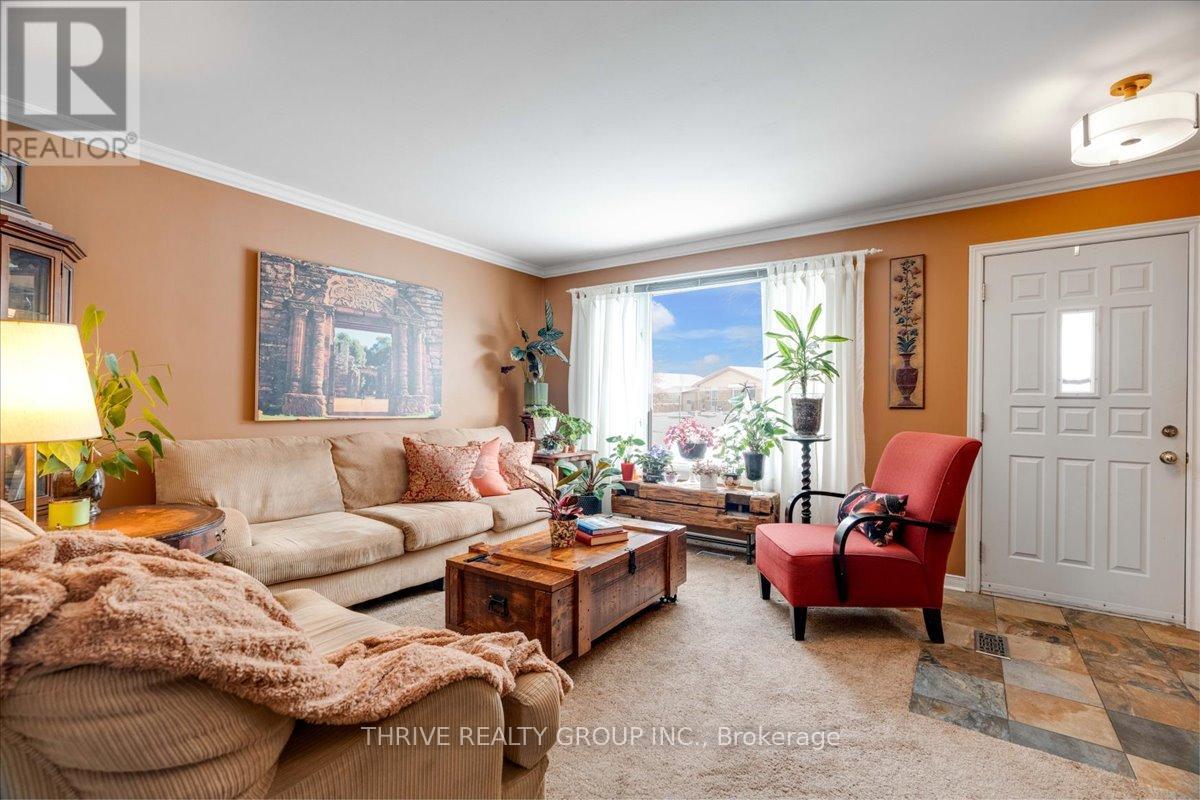 55 Breckenridge Crescent, London South (South Y), Ontario  N6E 1H6 - Photo 4 - X12723474