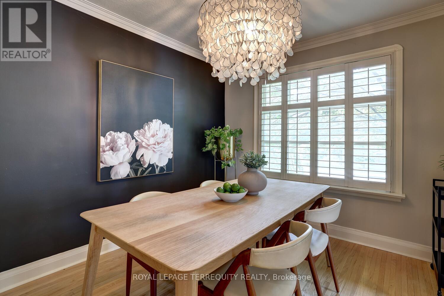 20 Elderidge Avenue, Toronto (Stonegate-Queensway), Ontario  M8Y 2C5 - Photo 10 - W12925110